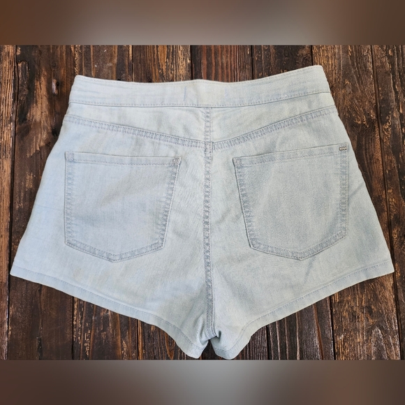 Garage Roller Short *Like New* - Picture 2 of 4